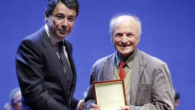 González entrega los premios Cultura 2011 y la medalla internacional de las Artes