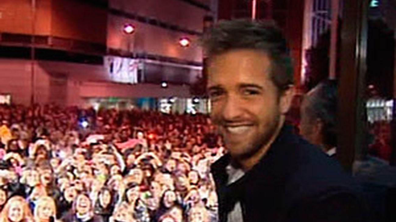 Pablo Alborán firma su nuevo disco en Madrid rodeado de sus fans