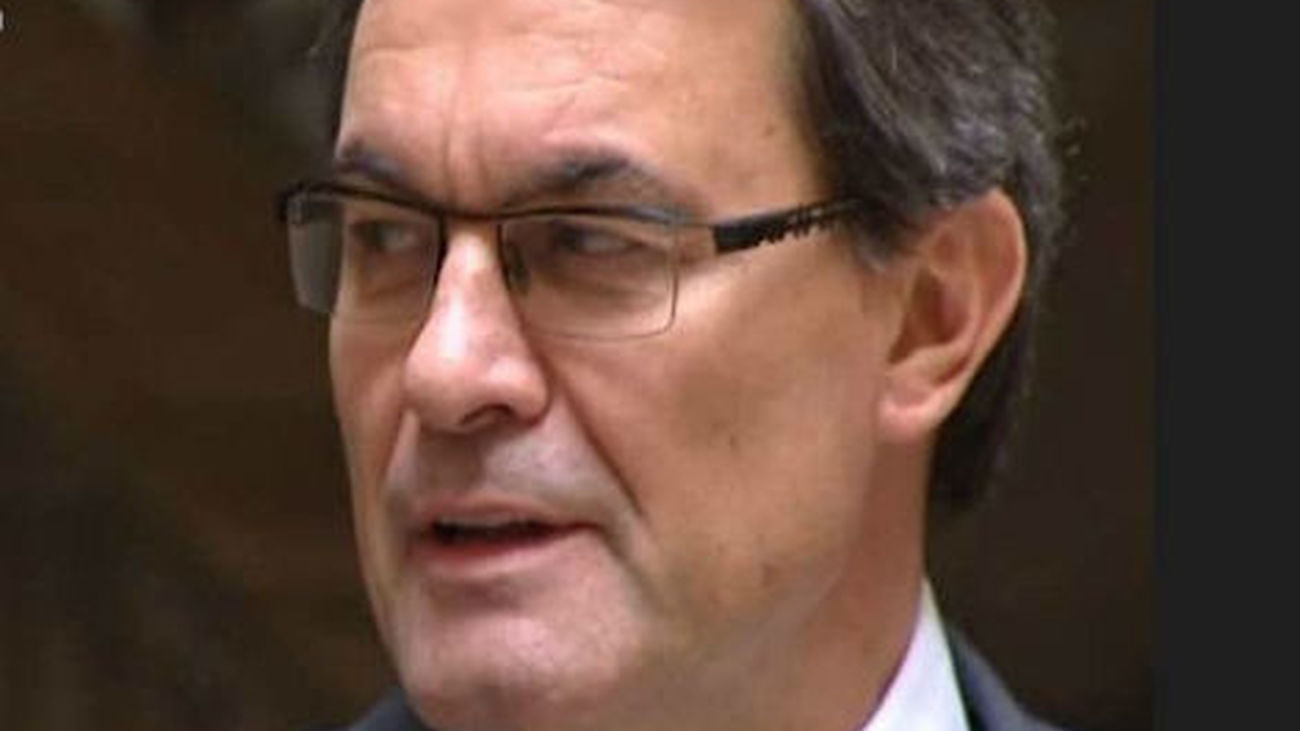 Mas no descarta convertir la consulta en unas elecciones plebiscitarias si no la permiten