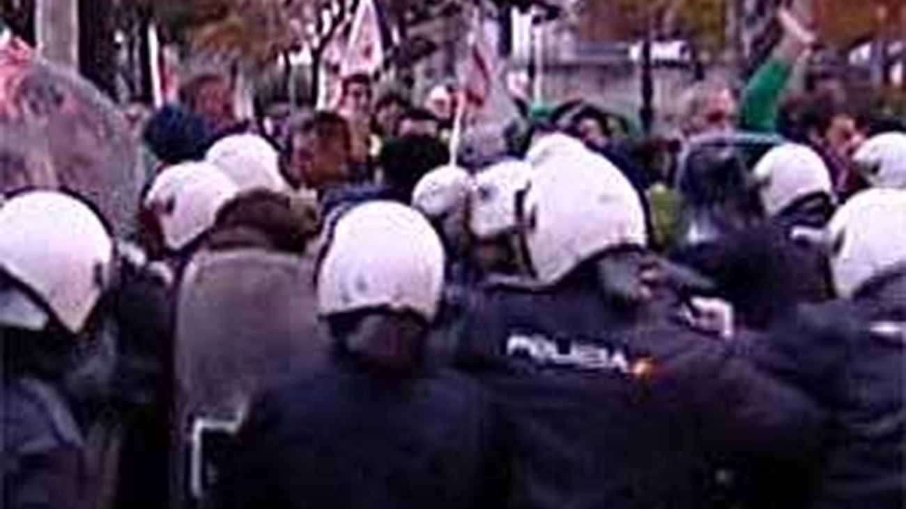 Dos detenidos y 15 heridos leves a causa de una carga en Gran Vía con motivo de la huelga