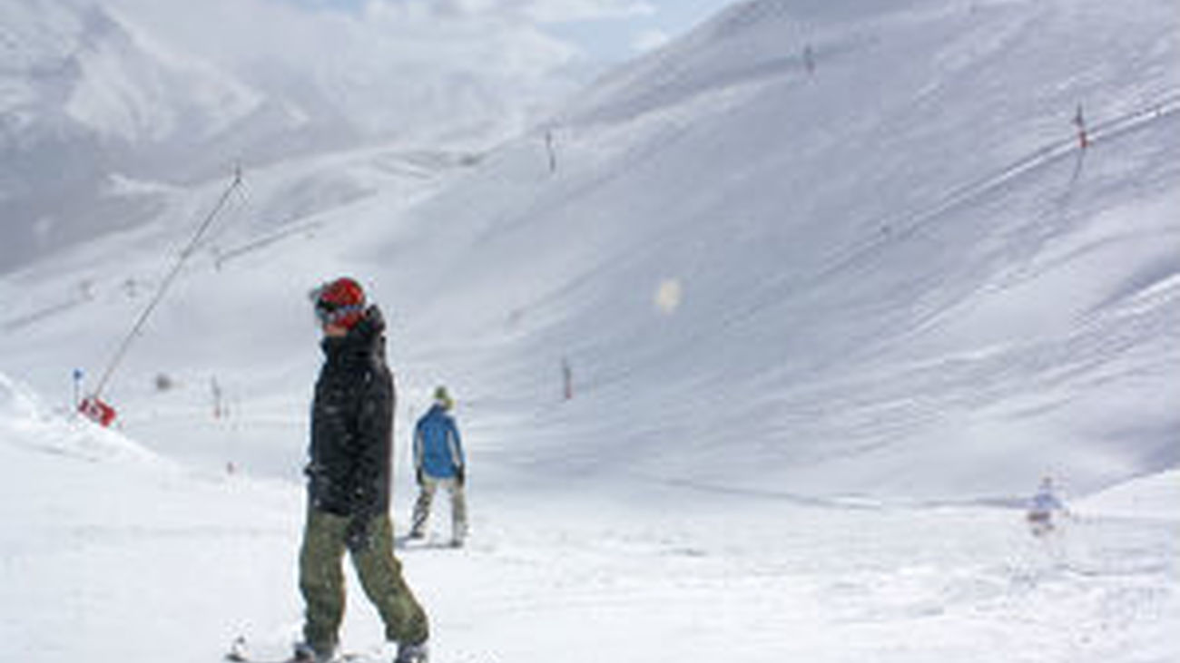 Un 'bus blanco' conectará Madrid con Sierra Nevada esta temporada de esquí