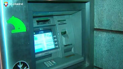 Un joven apuñalado cuando sacaba dinero de un cajero