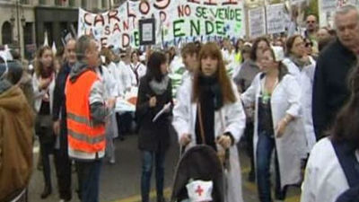 Trabajadores de La Princesa entregan 368.108 firmas en la  Consejería de Sanidad