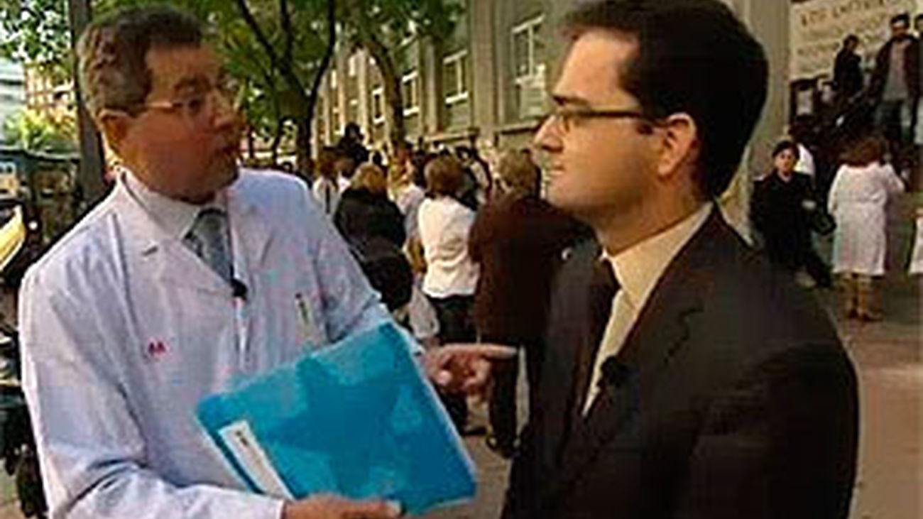 Enrique Normand (UPyD) visita el hospital de La Princesa