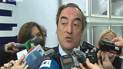 Rosell advierte de las consecuencias negativas de conceder la residencia por la compra de pisos