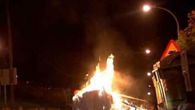 Los bomberos realizan 70 actuaciones en Jerez por la quema masiva de contenedores