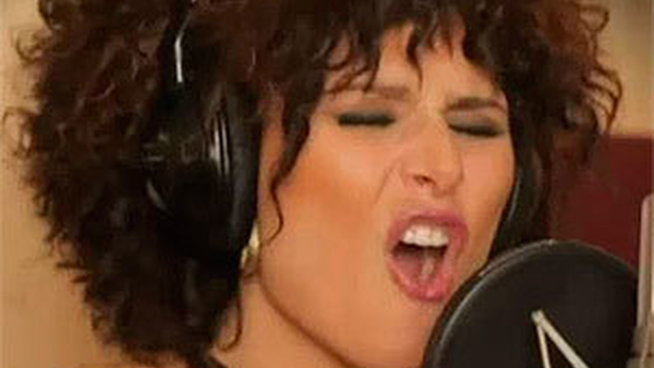 Rosa de España, sin suerte en el amor