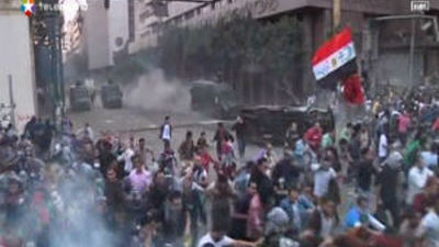 Los egipcios se echan a la calle mientras Mursi defiende sus decisiones