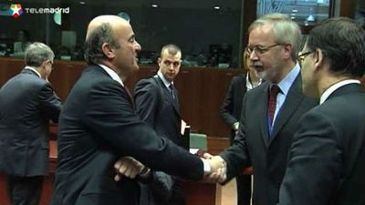 Guindos dice que el  rescate bancario se cierre sin prórroga a finales de año