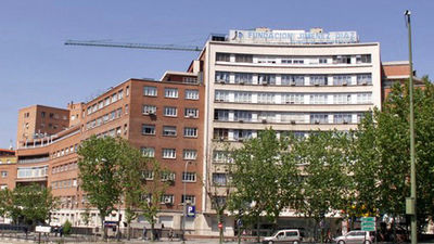 Herido un jardinero al caer desde cuatro metros cuando estaba podando árboles