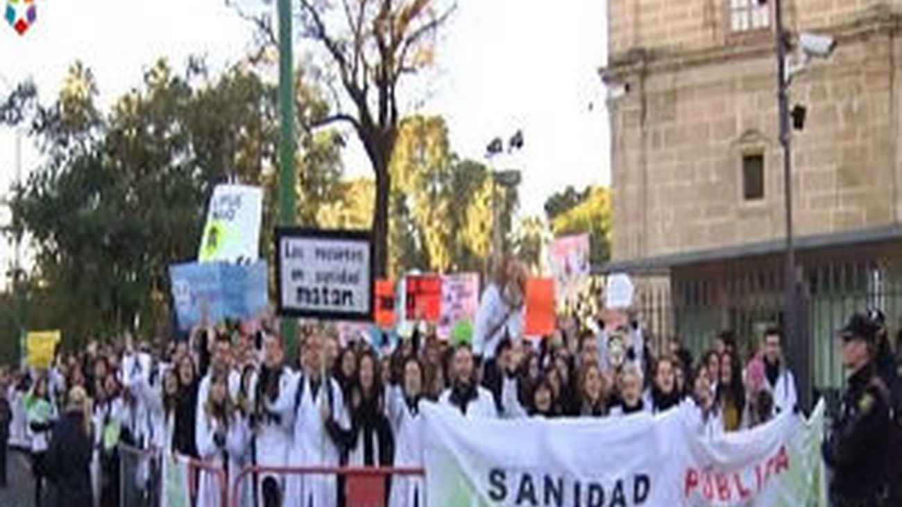 Sanidad: El PSOE calla en Andalucía y critica en Madrid