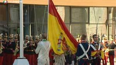 Alcorcón homenajea a la bandera como prolegómeno del día de la Constitución