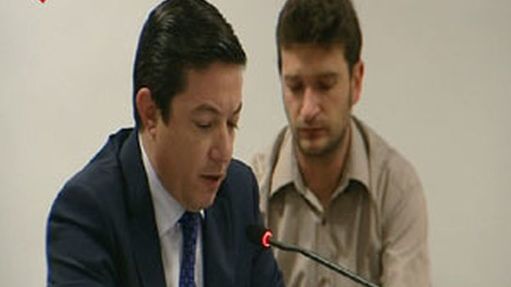 Calvo dice que dimitió por conciencia y respeto a las víctimas