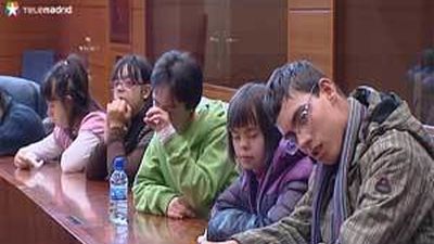 Discapacitados intelectuales debaten en la Asamblea sus reivindicaciones
