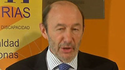 Rubalcaba: el PSOE estudia recurrir al Constitucional la no actualización de las pensiones