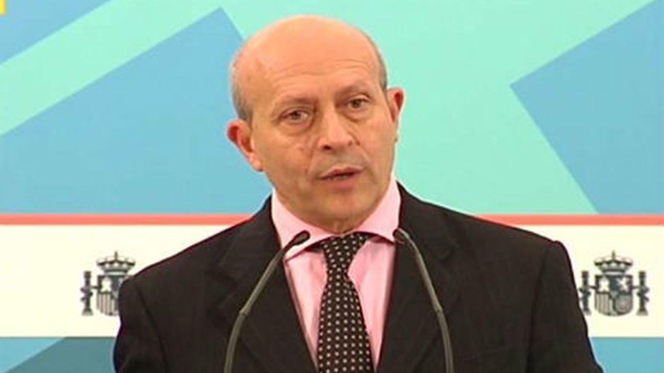 Wert niega que el Gobierno haya reculado en el tratamiento del catalán en la reforma