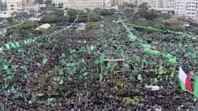 Decenas de miles de palestinos celebran en Gaza el 25 aniversario de Hamás