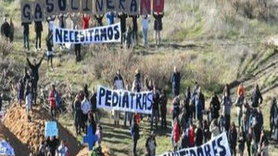 Los vecinos de Butarque denuncian construcción de una gasolinera junto a sus casas