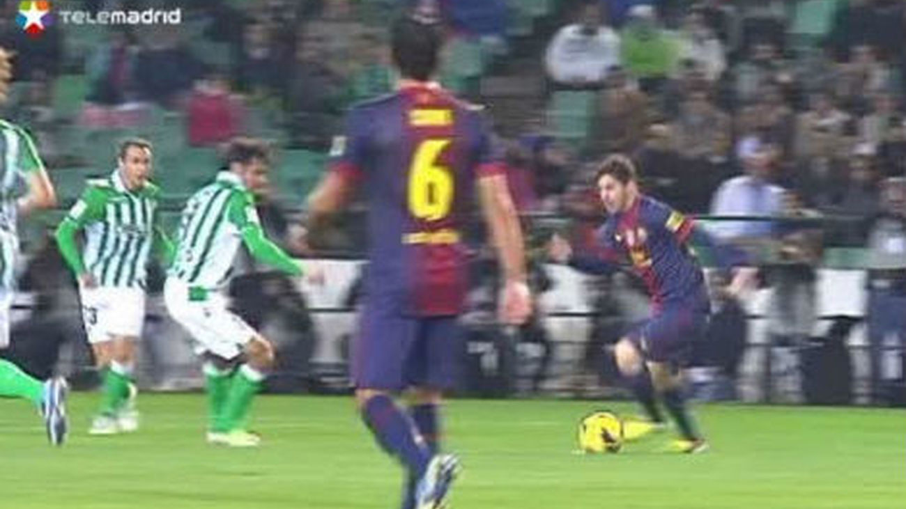 Messi bate récord de "Torpedo" Müller y gana con apuros a un buen Betis