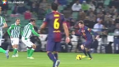 Messi bate el récord de "Torpedo" Müller y gana con apuros a un buen Betis