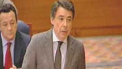 González acusa a Gómez de hacer un "uso torticero del pueblo" que mete en la Asamblea