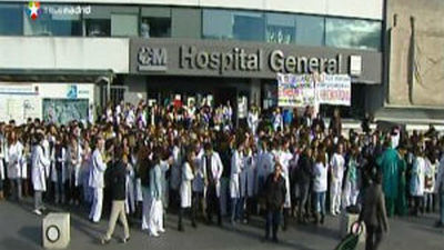 Lasquetty cifra en 4.000 las operaciones suspendidas por la huelga de médicos