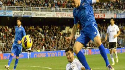 0-1: Chori Domínguez apuntilló a un Valencia sin alma