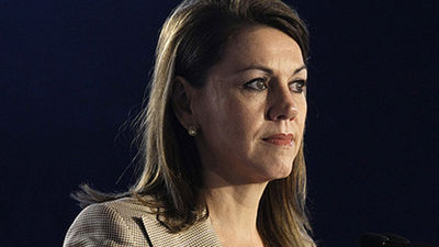 Cospedal: si hay "recibís" que los enseñen y demuestren que son verdaderos