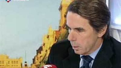 Aznar pide una declaración de PP, PSOE y UPyD con el  Rey a favor de "la nación"