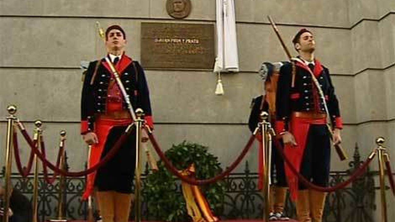 Botella llama a dejar de lado las "disputas partidistas" frente a la crisis