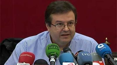 Los médicos desconvocan la huelga  indefinida tras cinco semanas de paros