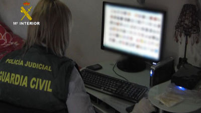 Detenido un pedófilo que infectaba ordenadores de sus vecinos para grabarles
