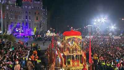 Muchos nervios, ilusión y bolsas de caramelos para recibir a los Reyes Magos