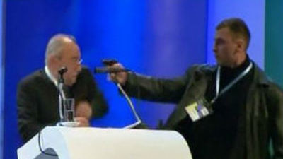 Intentan asesinar a un político búlgaro durante la celebración de un mitin