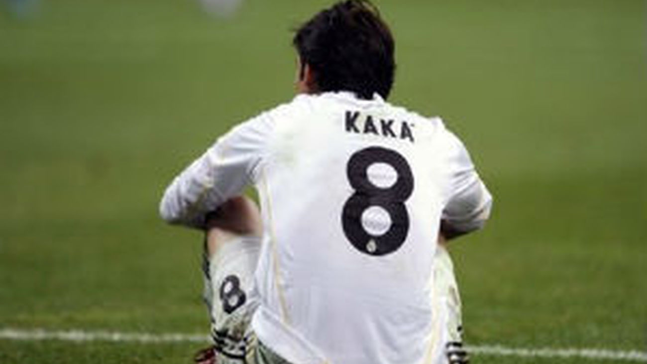 Kaká en el césped