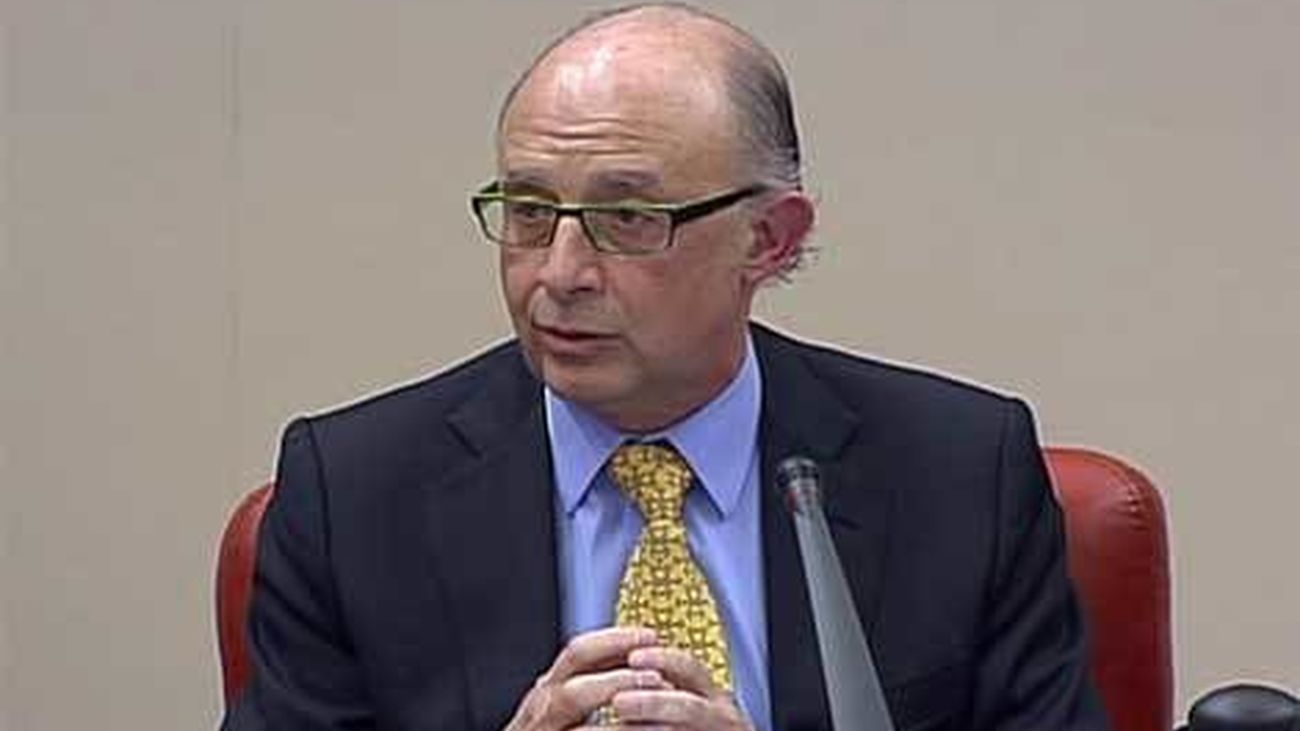 Montoro asegura que la amnistía fiscal "no encubre el delito cometido"