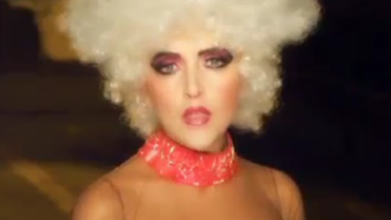 Amy Martin provoca una convulsión en el PSOE