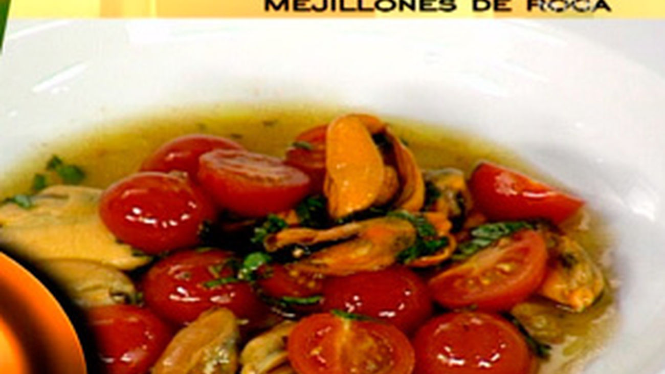 Mejillones con tomate y albahaca