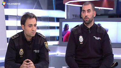 Un policía salva la vida a una mujer de 75 años tras sufrir un atragantamiento en la calle