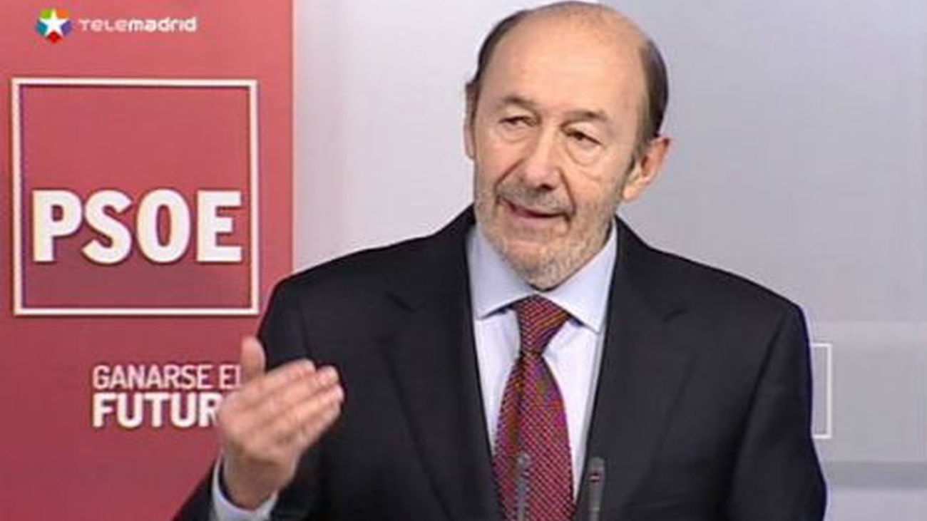 Rubalcaba pide a Rajoy que dimita de su cargo de presidente del Gobierno
