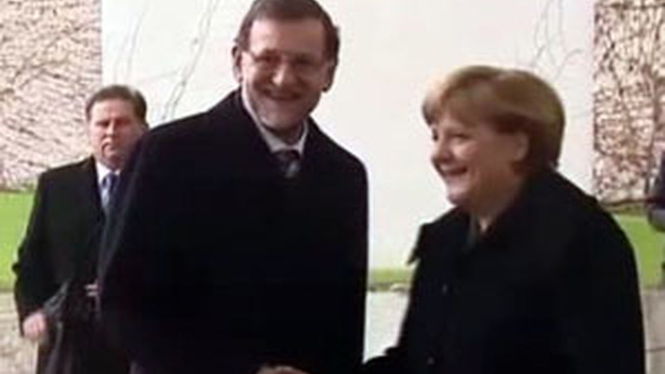 Merkel reitera su "respeto y admiración" por las reformas españolas ante Rajoy