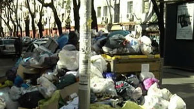 Las calles de Sevilla acumulan más de 5.000 toneladas de basura por la huelga