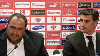 Míchel firma por Olympiakos