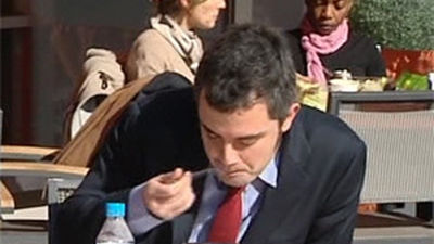 Comer fuera cuesta 217 euros al mes de media: 6 de cada 10 españoles lo hacen