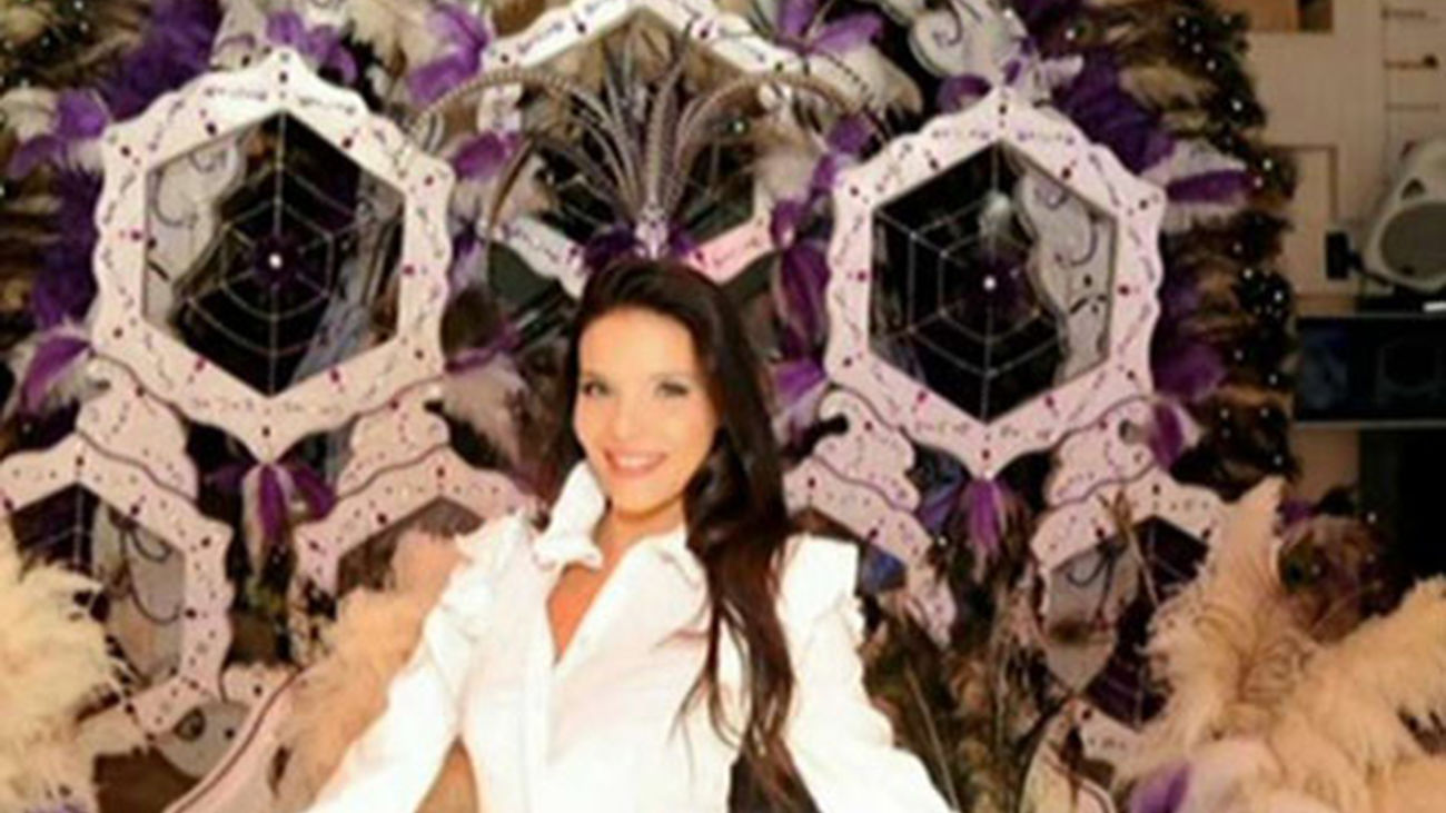 Una candidata a Reina del Carnaval de Tenerife  herida de gravedad tras quemarse su traje