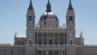 La historia de la Catedral de la Almudena en una exposición