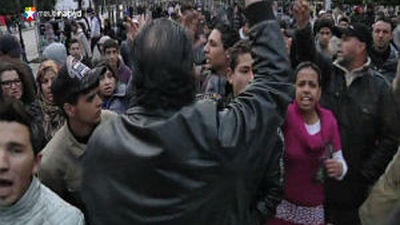 La Policía dispersa a miles de tunecinos que pedían la dimisión del Gobierno
