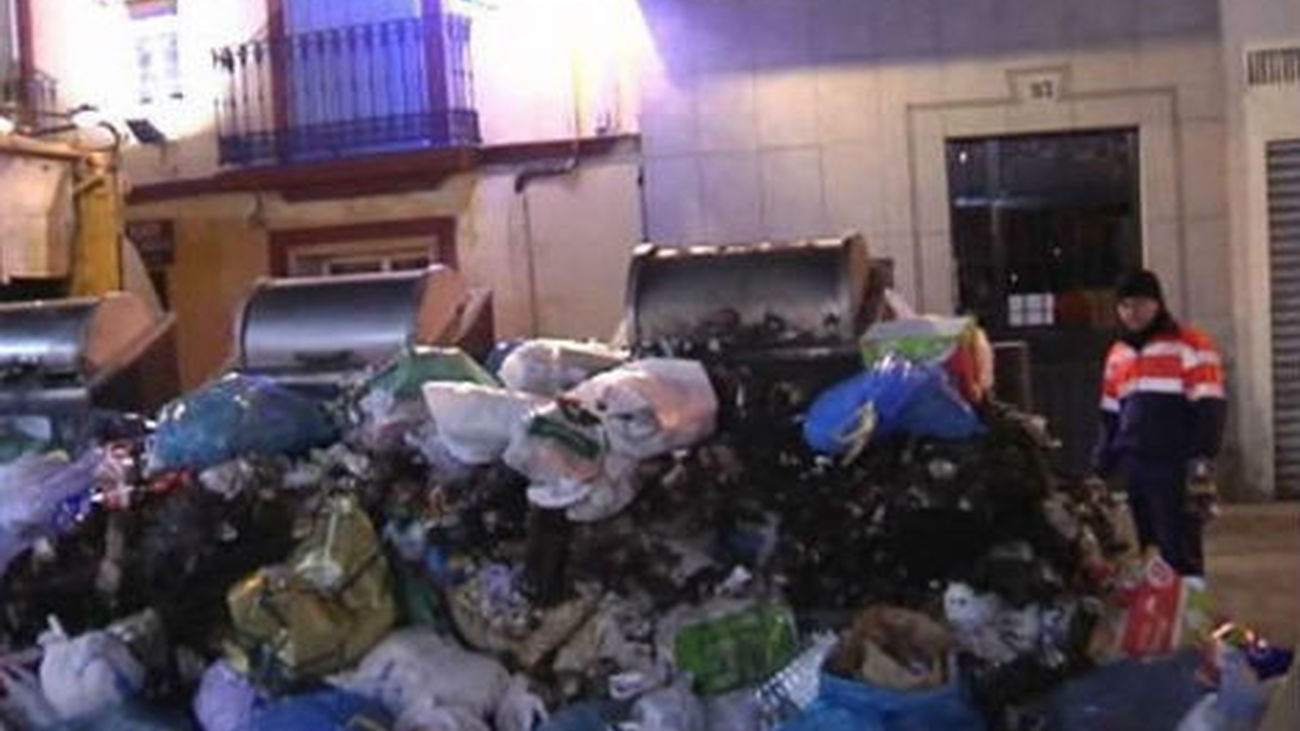 Sevilla estará limpia en una semana tras finalizar la huelga de la recogida de basuras