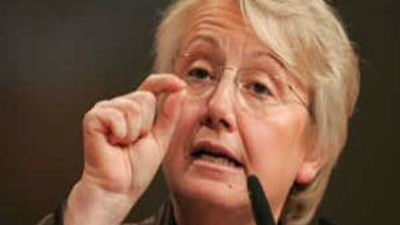Dimite la ministra alemana de Educación acusada de plagio en su tesis doctoral