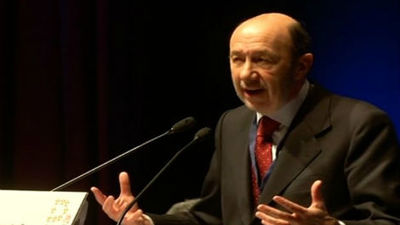 Rubalcaba: En España manda Angela Merkel